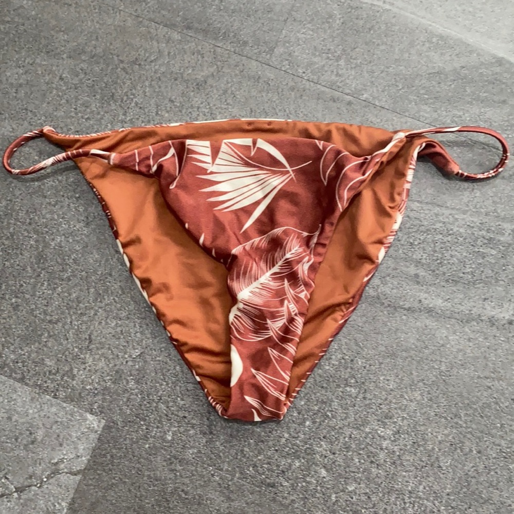 O’Neill rust palm printed bikini bottom😎 like new